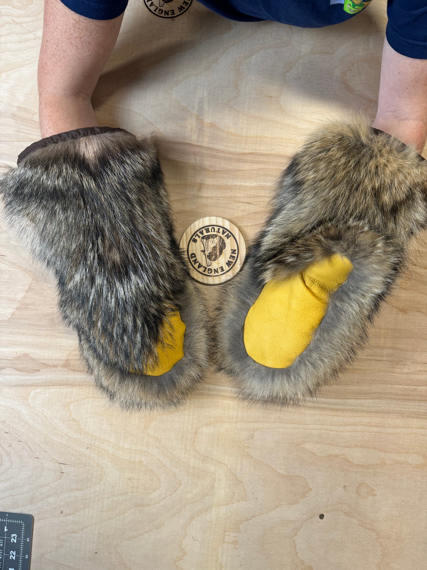 Coyote Mittens (Women's 16")