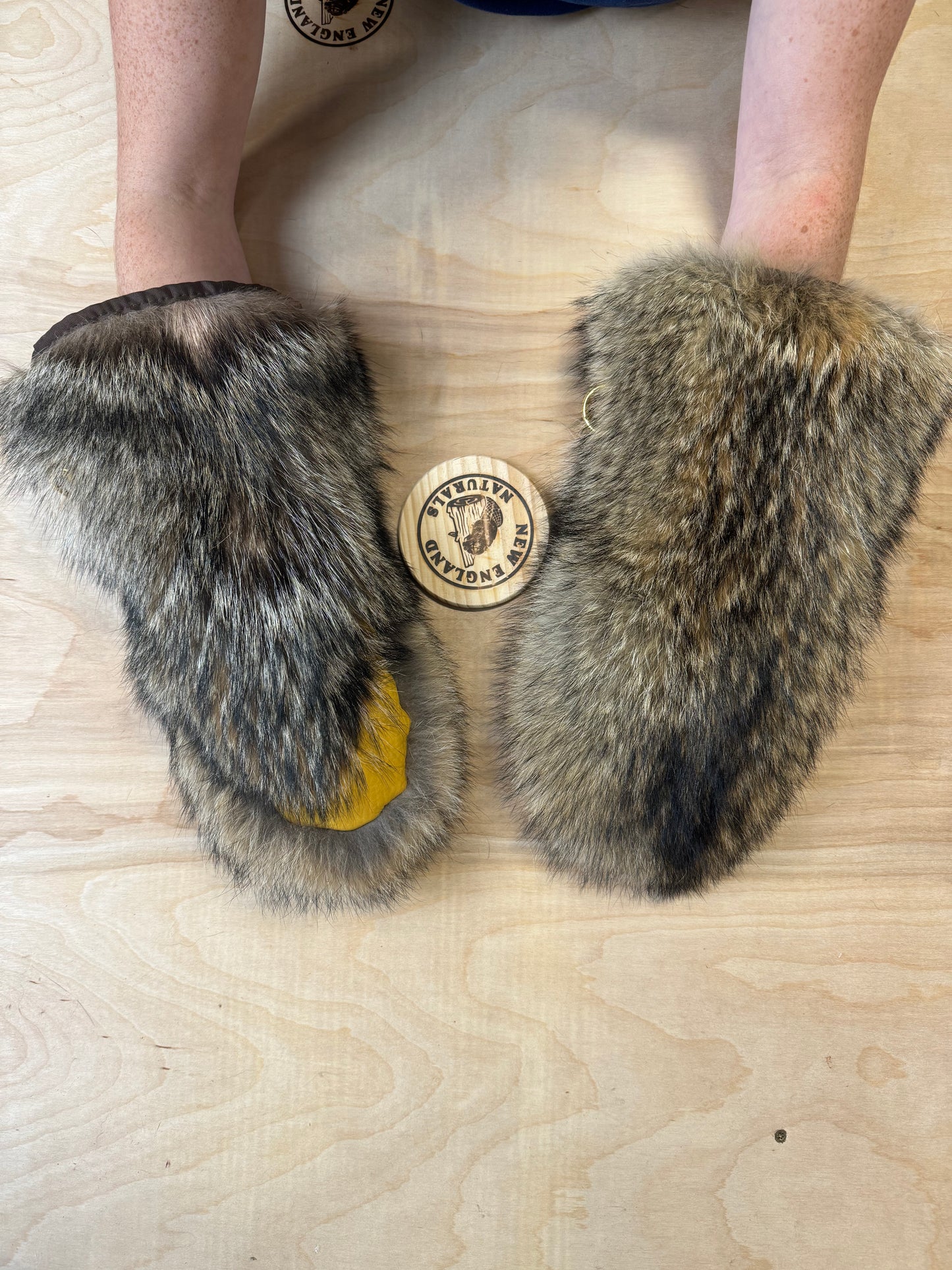 Coyote Mittens (Women's 16")